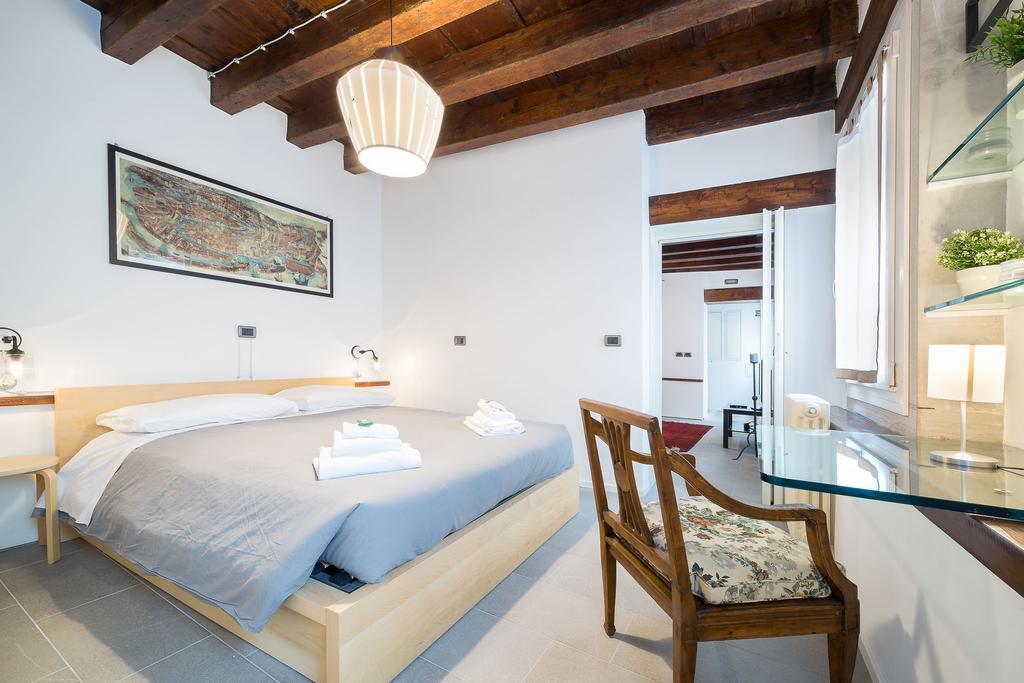 Ve.N.I.Ce Cera Casa Santo Stefano Apartment Venice Exterior photo