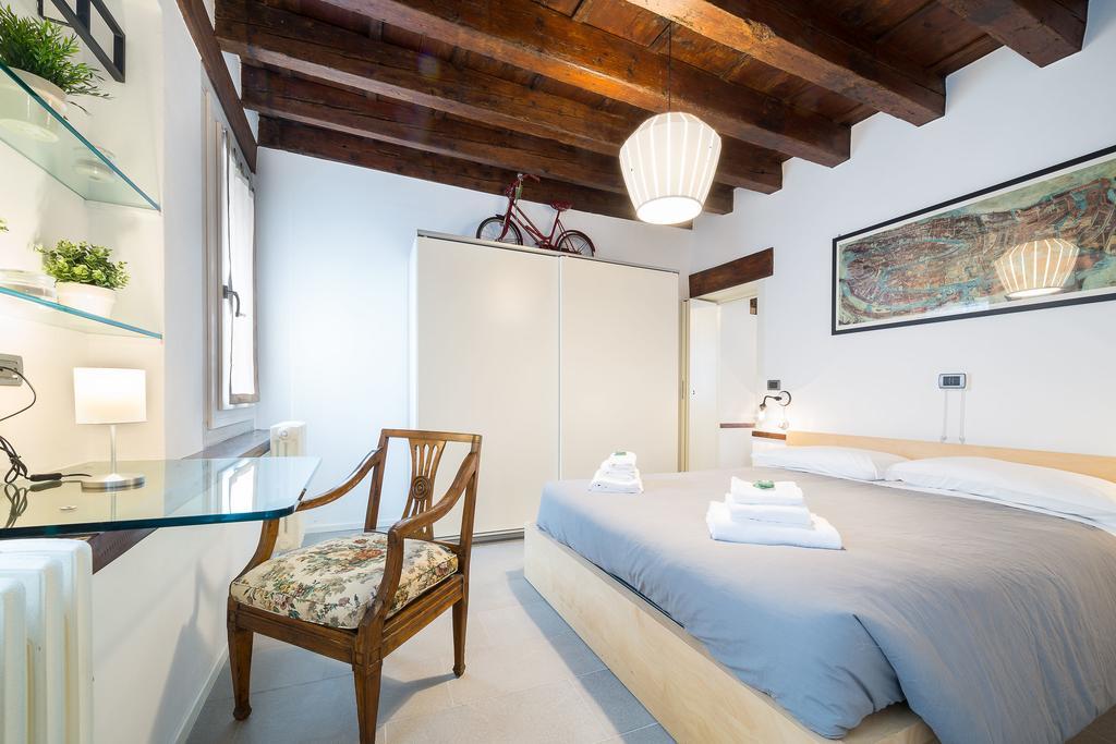 Ve.N.I.Ce Cera Casa Santo Stefano Apartment Venice Exterior photo